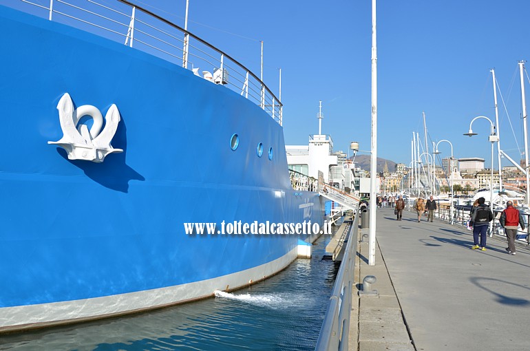 GENOVA (Porto Antico) - La prua della "Nave Italia"