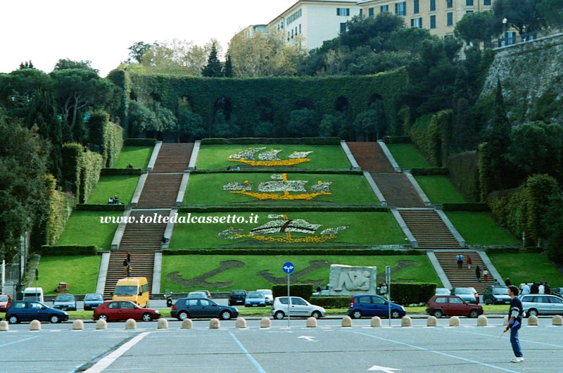 GENOVA - Il suggestivo giardino della Scalinata Milite Ignoto