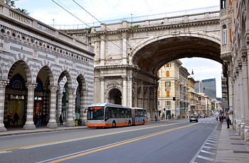 GENOVA - Via XX Settembre con Ponte Monumentale
