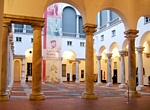 GENOVA - Cortile interno e porticato di Palazzo Ducale durante la mostra per i 200 anni dalla nascita di Giuseppe Garibaldi