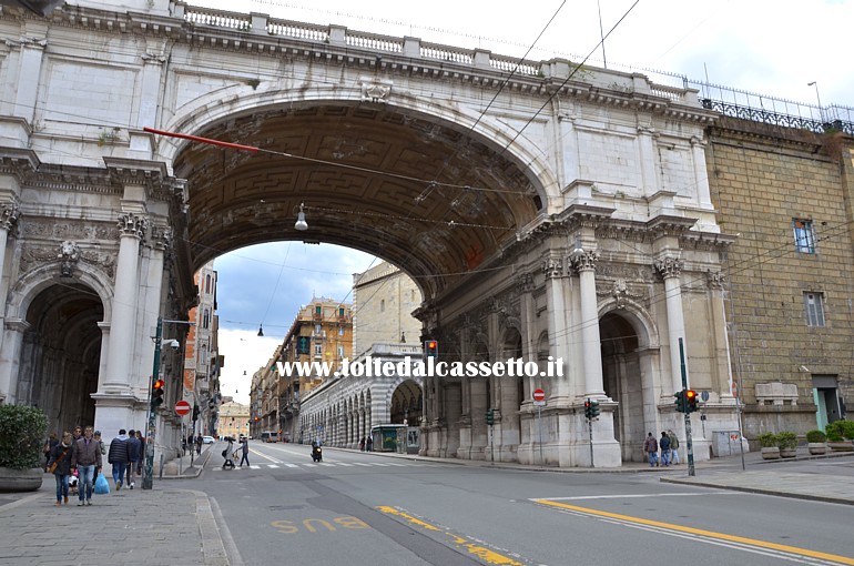 GENOVA - Via XX Settembre con Ponte Monumentale (vista in direzione De Ferrari)