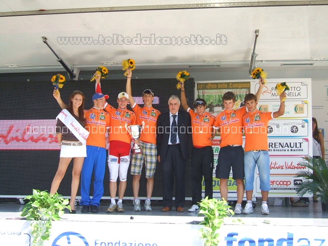 GIRO DELLA LUNIGIANA 2007 - Maglia arancio per i ragazzi del Veneto, primo nella classifica a squadre