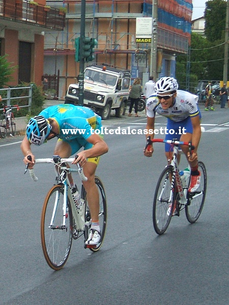 GIRO DELLA LUNIGIANA 2013 (Quarta tappa) - Il kazako Dmitriy Rive (n.151) e il friulano Andrea Verardo (n.23) tentano la fuga sulla Statale Aurelia