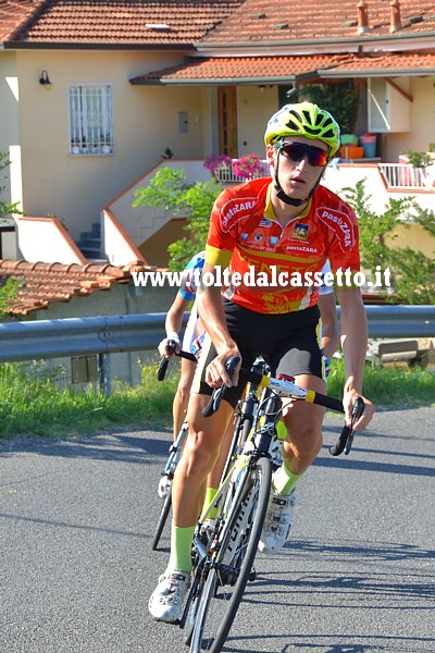 GIRO DELLA LUNIGIANA 2015 (terza tappa) - Il veneto Mattia Baldo (n.102) attacca la salita della Carlotta a Castelnuovo Magra