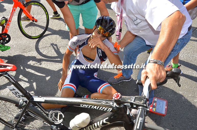 GIRO DELLA LUNIGIANA 2016 (Fosdinovo, seconda tappa) - Al termine della salita si arriva sempre stremati... Il ciclista inquadrato  il n. 155 Tristan Parrotta del team Lussemburgo