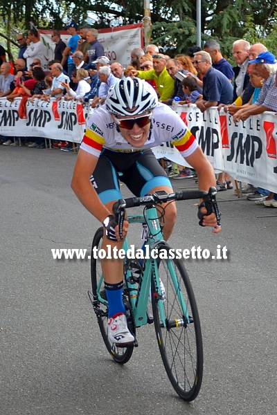 GIRO DELLA LUNIGIANA 2017 (seconda tappa) - La grinta di Giovanni Aleotti (n.75) del team Emilia-Romagna quando mancano pochi metri al traguardo di Fosdinovo