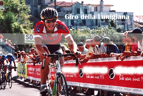 GIRO DELLA LUNIGIANA 2006 - Il vincitore Daniele Ratto all'arrivo della tappa di Fosdinovo