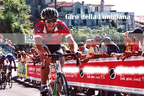GIRO DELLA LUNIGIANA 2006 - Il vincitore Daniele Ratto all'arrivo della tappa di Fosdinovo GIRO DELLA LUNIGIANA 2006 - Il vincitore Daniele Ratto all'arrivo della tappa di Fosdinovo
