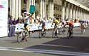 Ultima tappa del Giro 2010 - In Via Veneto a La Spezia, il lombardo Matteo Cigala vince la volata del gruppetto di testa Ultima tappa del Giro 2010 - In Via Veneto a La Spezia, il lombardo Matteo Cigala vince la volata del gruppetto di testa