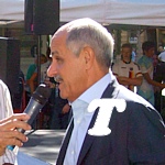 Al Giro della Lunigiana 2010 era presente Renato di Rocco, presidente nazionale della F.C.I, qui al box delle interviste