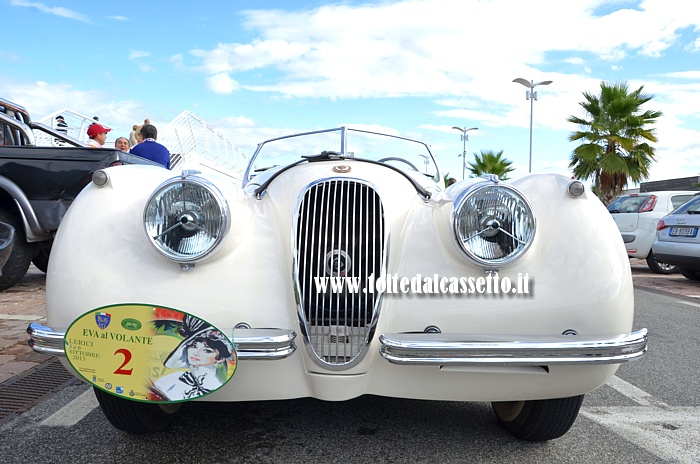 EVA AL VOLANTE 2013 - Calandra di Jaguar XK 120 OTS degli anni '50