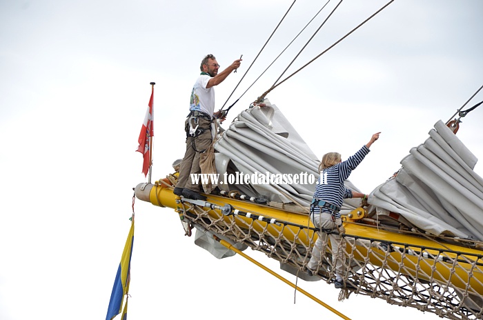 LA SPEZIA (Festa della Marineria 2013) - Il bompresso della Alexander Von Humboldt II (Germania)