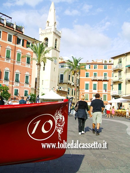 LERICI - La barca del Palio esposta in Piazza Garibaldi