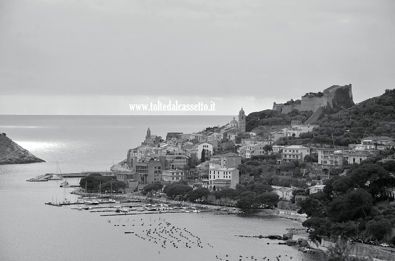 PORTOVENERE - Il borgo visto dalle colline circostanti