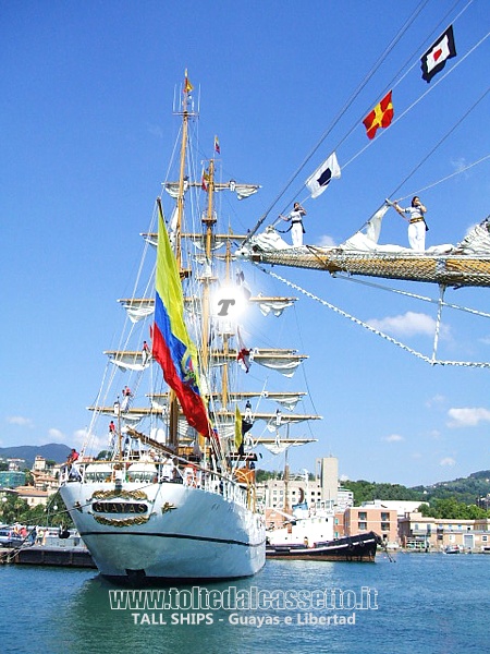 TALL SHIPS - Bompresso della Libertad e poppa della Guayas