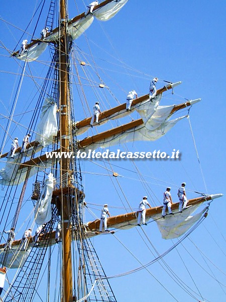 TALL SHIPS - Cadetti sui pennoni della Goletta Palinuro