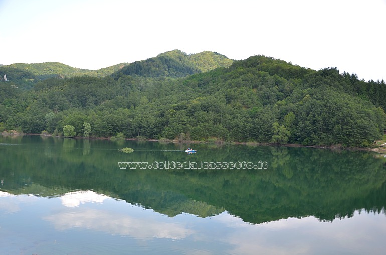 LAGO DI GRAMOLAZZO - Il paesaggio della sponda a sud