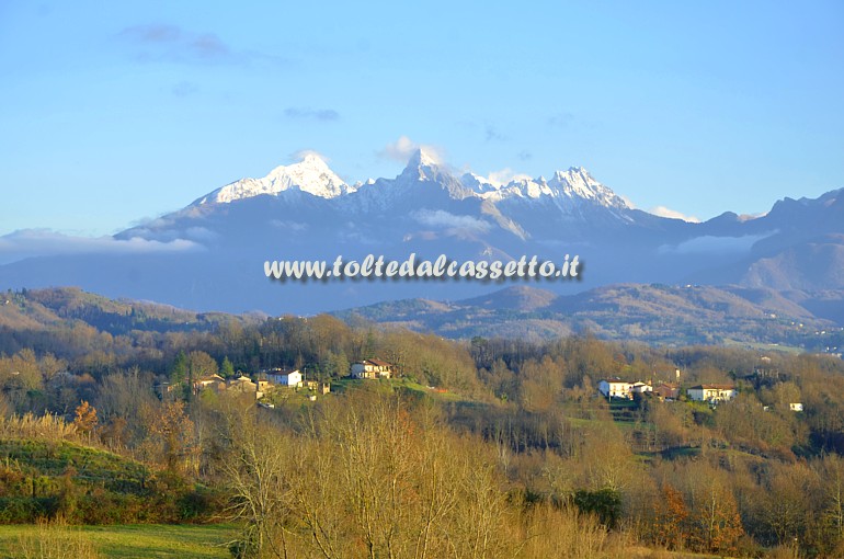 ALPI APUANE - Le montagne innevate come si vedono dalla localit Quercia, frazione del comune di Aulla