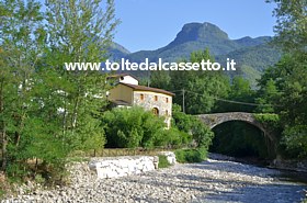 ALPI APUANE - Panorama col torrente Lucido