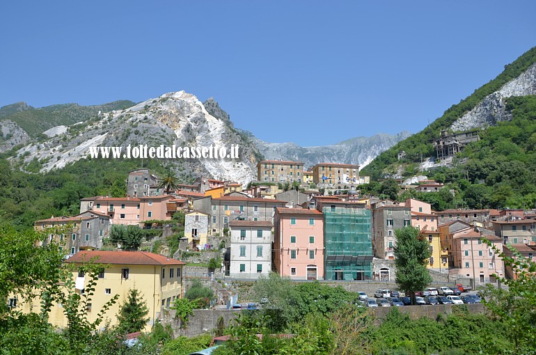 ALPI APUANE - Panorama di Torano, borgo di cavatori e artisti