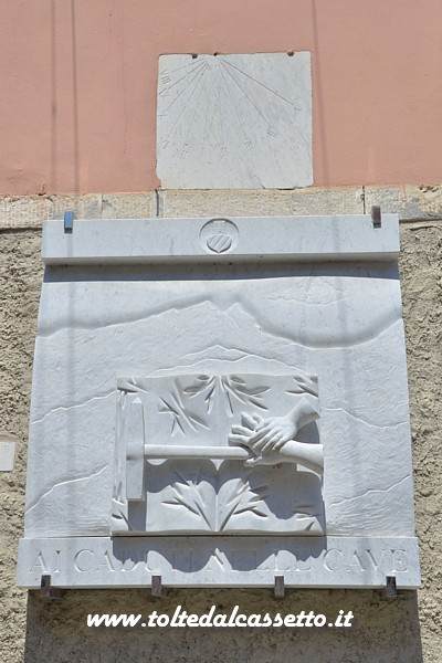 TORANO (Piazza Guido Manfredi) - Lapide ai caduti nelle cave di marmo