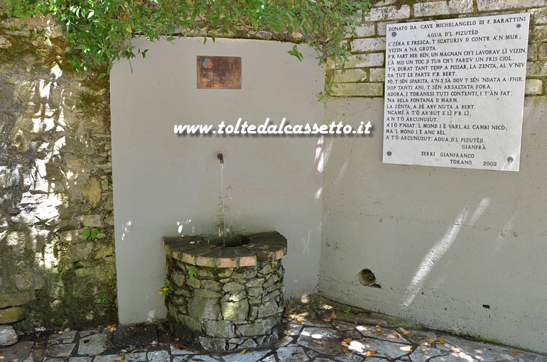 TORANO - Fontana della sorgente "Pizzutello" dalla quale sgorga un'ottima acqua, leggera e fresca, controllata ma non trattata