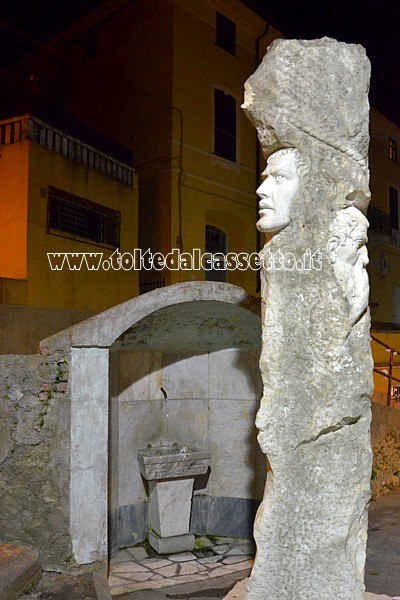 TORANO (Notte e Giorno 2018) - Scultura in marmo "Gli amanti della materia, Michelangelo, Leonardo, Canova" di Luciano Monfroni