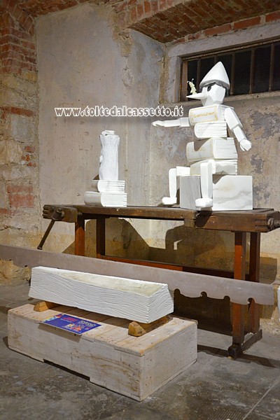 TORANO (Notte e Giorno 2023) - Scultura "Marmora Pinocchio" di Michele Monfroni