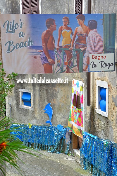 TORANO (Notte e Giorno 2025) - Installazione "Life's a Beach&quot del Bagno La Ruga