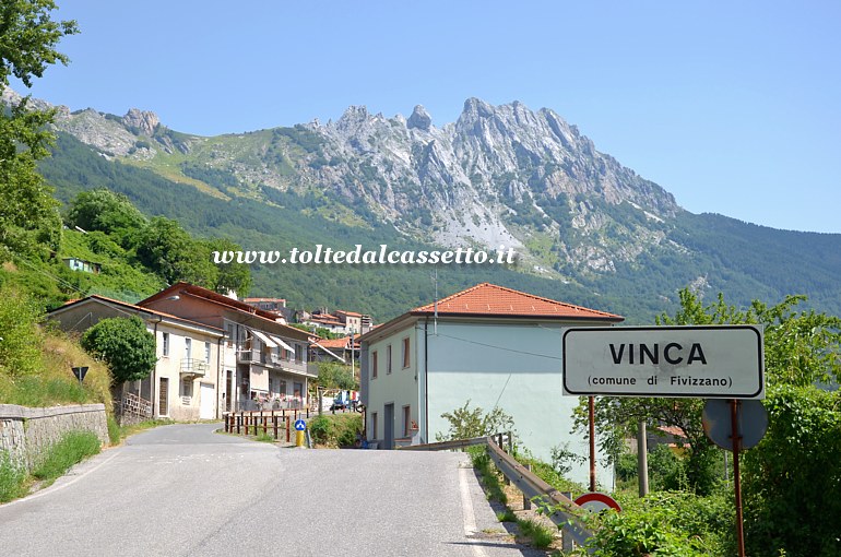 ALPI APUANE - Ingresso del borgo di Vinca (comune di Fivizzano)