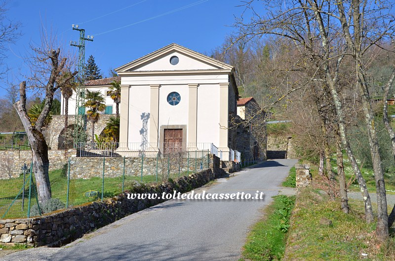 CASTIGLIONE DEL TERZIERE - La restaurata Chiesa della SS. Annunziata si trova in un complesso, un tempo adibito a convento per suore, oggi dimora storica