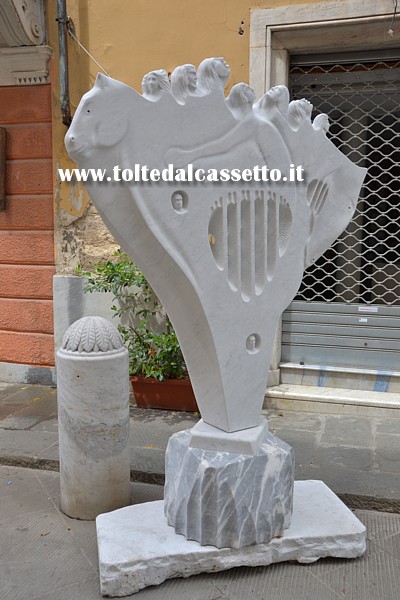 CARRARAMARBLE WEEKS 2014 (Corso Carlo Rosselli) - Scultura in marmo di Boutros Romhein