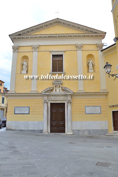 CARRARA (Via Loris Giorgi) - La Chiesa del Carmine, edificio del XVI secolo di gusto barocco