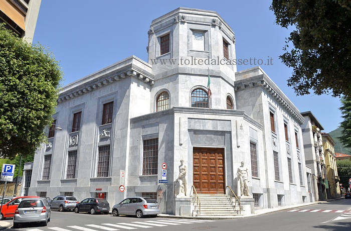 CARRARA - Il Palazzo delle Poste e Telegrafo (Via Mazzini)