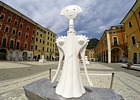 WHITE CARRARA 2024 (Design is Back) - Scultura in marmo bianco "Anna G" di Alessandro Mendini