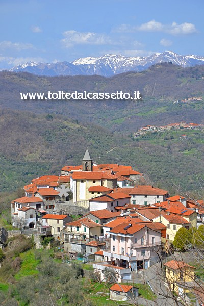 CASOLA IN LUNIGIANA - Panorama della frazione Casciana con vista sull'Appennino Tosco-Emiliano imbiancato dalla neve