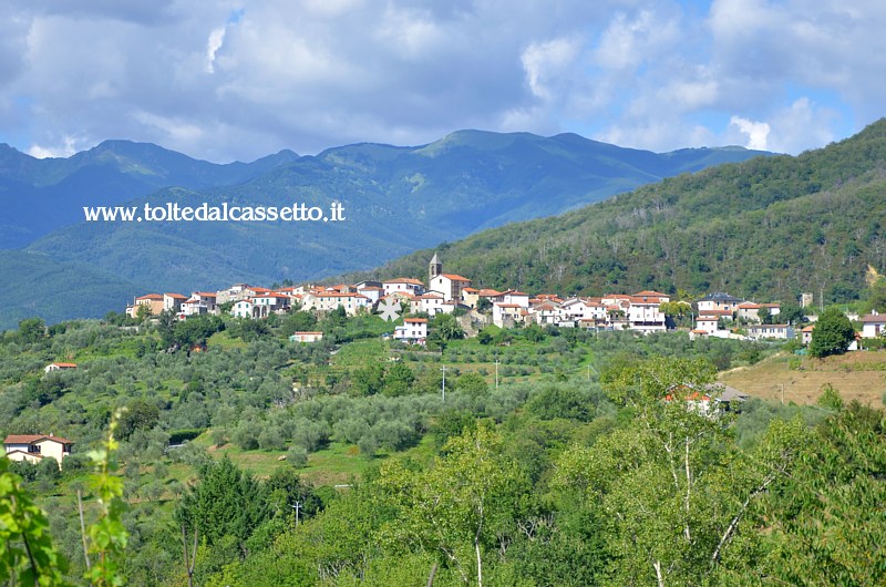 CASOLA IN LUNIGIANA - Panorama della frazione Casciana come si vede dalla strada per Ugliancaldo