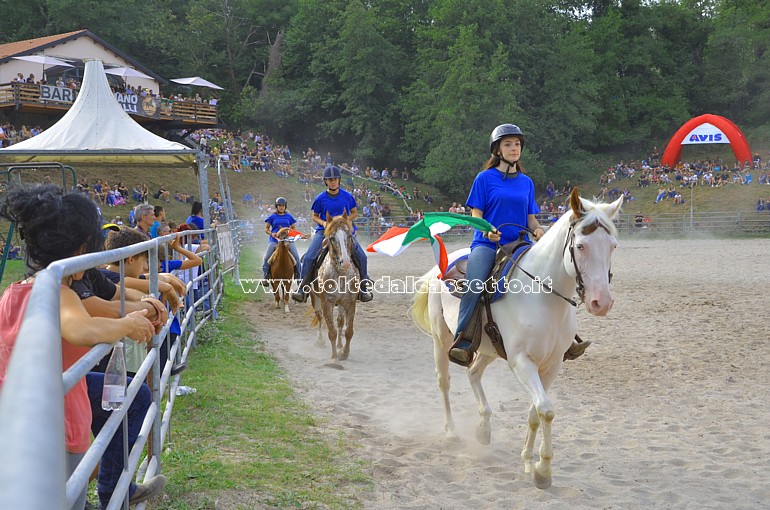 COMANO CAVALLI - Apertura dello spettacolo equestre