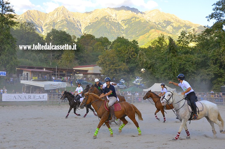 COMANO CAVALLI 2025 - Gara di Horse Ball nell'arena del centro ippico