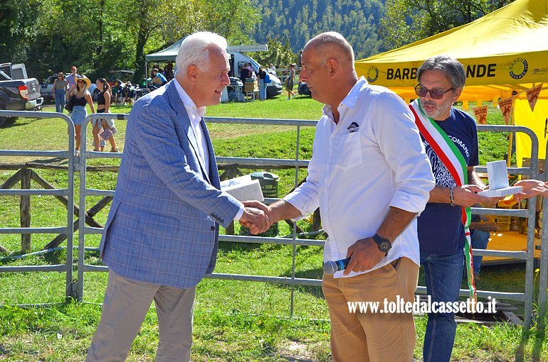 COMANO CAVALLI 2025 - Targa ricordo per Eugenio Giani, presidente della Regione Toscana