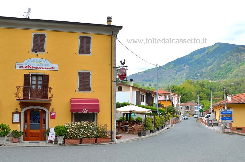 COMANO - Via Roma all'altezza dell'Albergo Miramonti