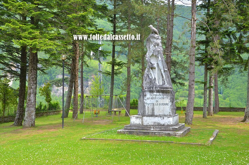 COMANO - Parco comunale con Monumento ai Caduti di tutte le guerre