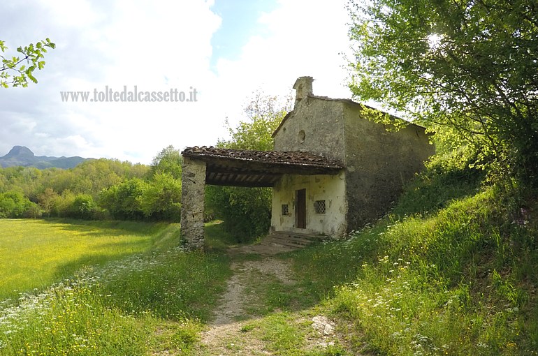 CORTILA DI FIVIZZANO - Vista lato ovest dell'Oratorio della Madonna del Popolo prima dei lavori di restauro