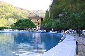 EQUI TERME - Piscina e sorgente dello stabilimento termale EQUI TERME - Piscina e sorgente dello stabilimento termale