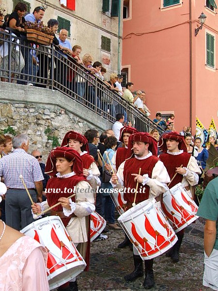 GRUPPO STORICO di FIVIZZANO - Tamburini durante una sfilata della Sagra dell'Uva di Vezzano Ligure