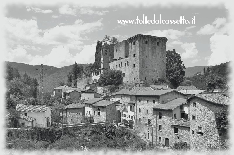 FIVIZZANO - Borgo e Castello della Verrucola
