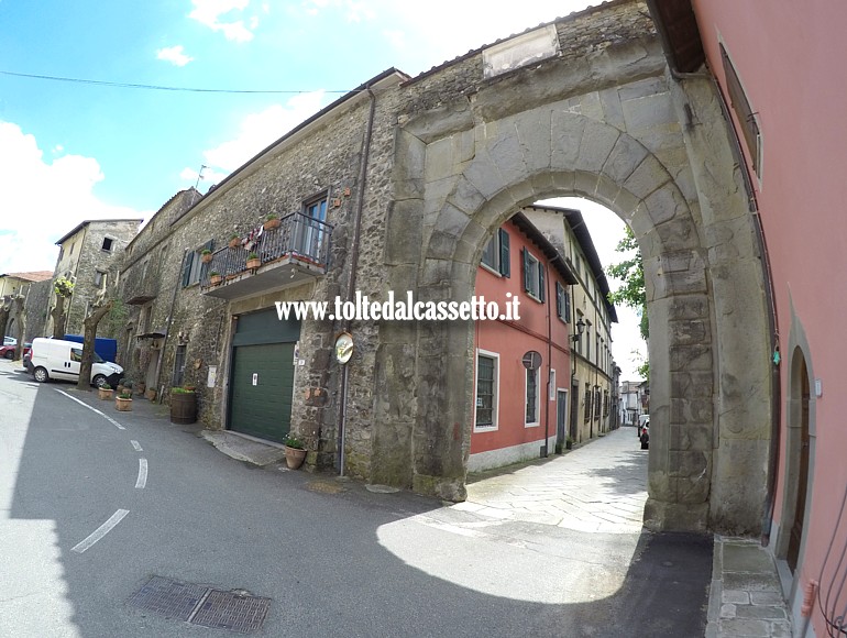 FIVIZZANO - La Porta Modenese o Verrucolana