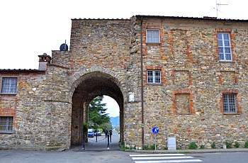 FOSDINOVO - L'Arco di Caniparola, dimora storica ADSI