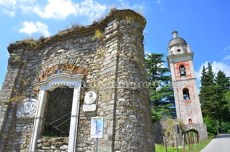 GIOVAGALLO di TRESANA - Ruderi della Chiesa di San Michele e torre campanaria