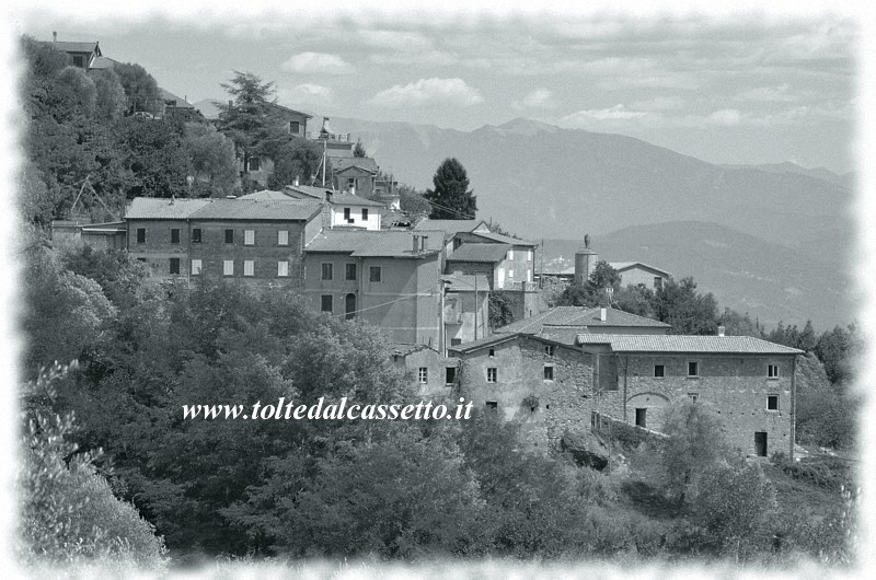 GROPPO DI TRESANA - Panorama con sfondo l'Appennino Tosco-Emiliano